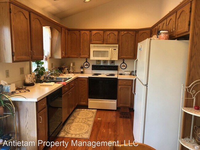 Foto del edificio - 4 br, 3 bath House - 10722 Pickett Court