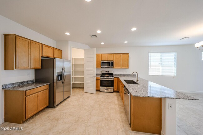 Foto del edificio - 5016 N 87th Ln