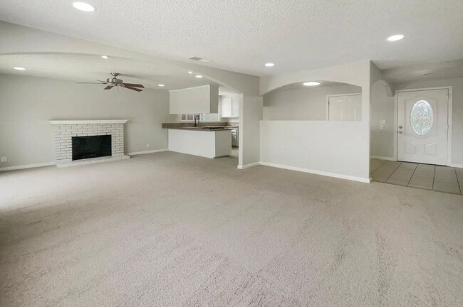 Foto del edificio - 5921 Hillsdale Blvd