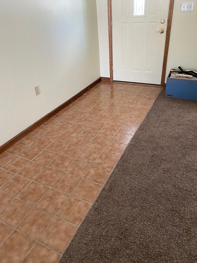 Entrada - 988 Taft Ave