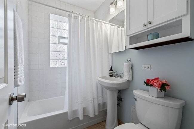 Building Photo - Prime Southport Corridor 1 bedroom, 1 bath