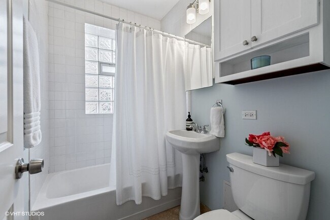 Foto del edificio - Prime Southport Corridor 1 bedroom, 1 bath