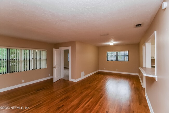 Foto del edificio - 2438 Kellow Cir