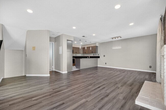 Foto del edificio - Newly renovated 2 bedroom, 2.5 bath townhome available in Chula Vista!