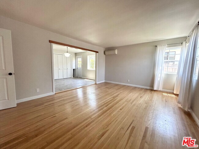 Building Photo - 3284 Glendon Ave