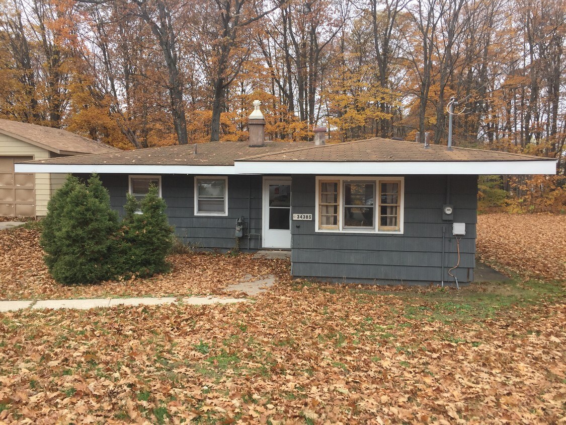 3468 S Reynolds Ln, Sault Ste. Marie, MI 49783 House for Rent in Sault Ste. Marie, MI