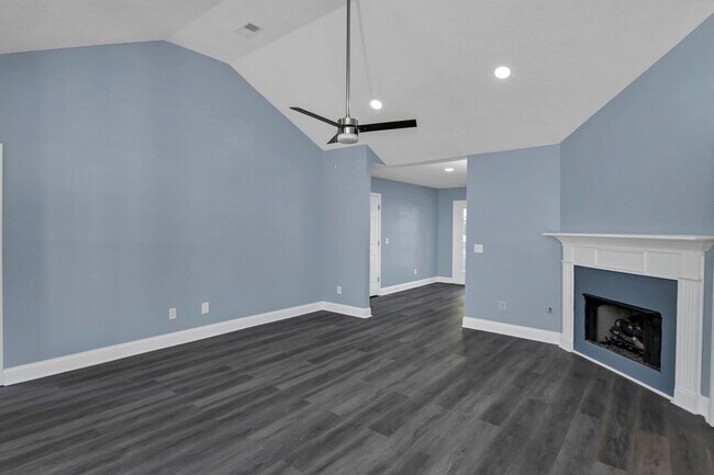 Foto del edificio - Beautifully Updated 3BR Home Minutes from Fort Jackson, VA Hospital & I-77