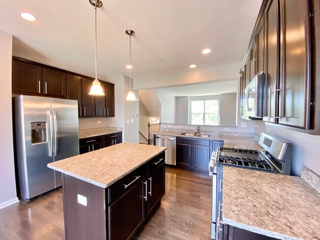 Building Photo - 4190 Royal Mews Cir