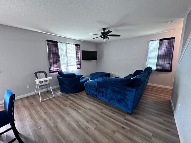 Foto del edificio - Spacious Northside 3BR Home in Oceanway - ...