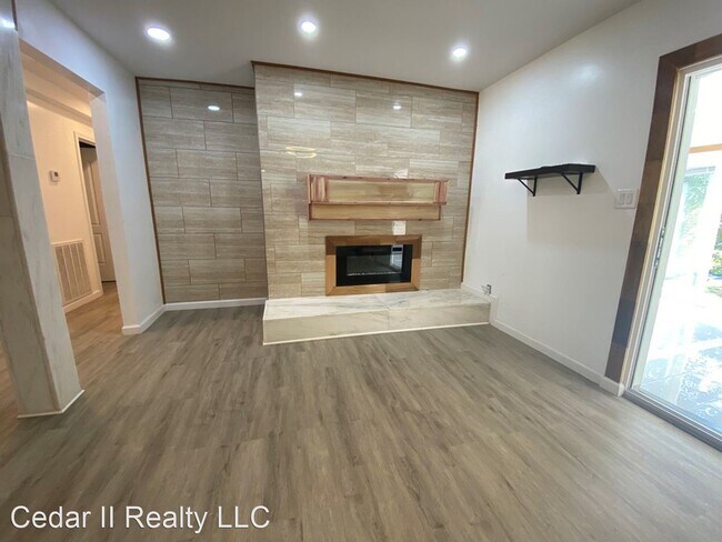 Building Photo - 4 br, 3.5 bath House - 107 Sussex Ave