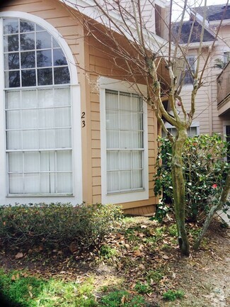 Building Photo - 575 Bloomington Ct