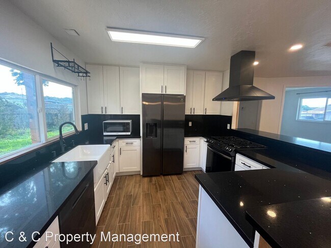 Foto del edificio - 4 br, 2 bath House - 1770 Luxton St
