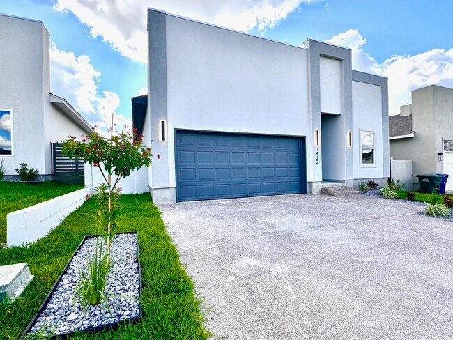 Foto del edificio - 1422 Eagles Ln