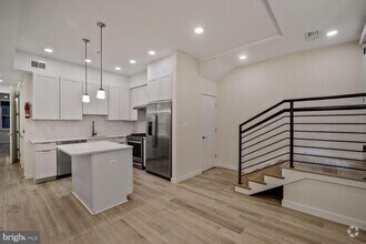 Building Photo - 1112 5th St NW