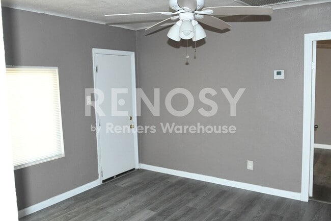 Building Photo - 210 N Casa Grande Ave