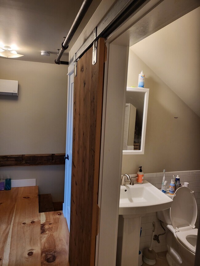 Building Photo - Perry Hill Partners