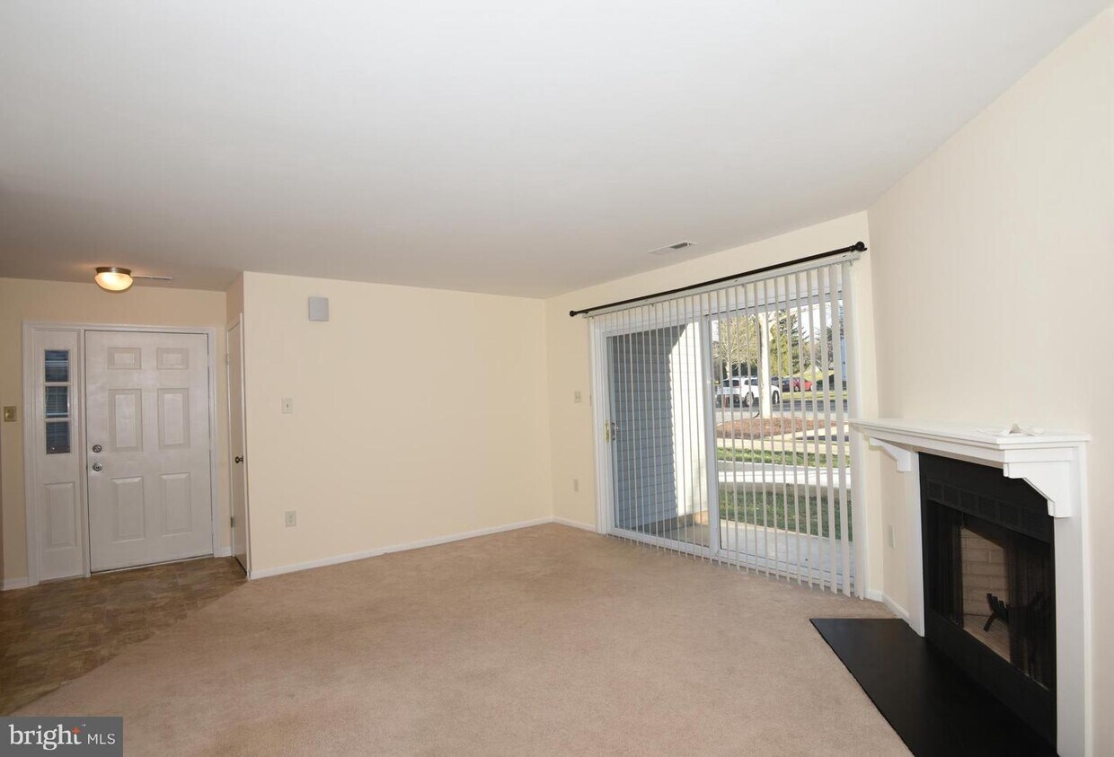Foto principal - 1101 Mews Dr