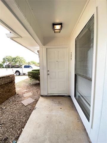 Building Photo - 209 Hickory Springs Dr