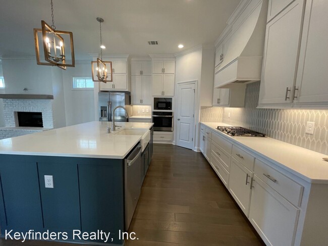 Foto del edificio - 4 br, 3 bath House - 7508 Griffon Dr.