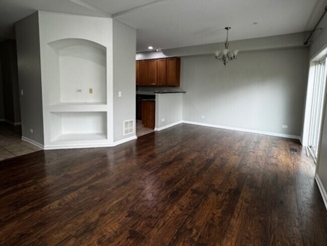 Foto del edificio - 10007 Cummings St