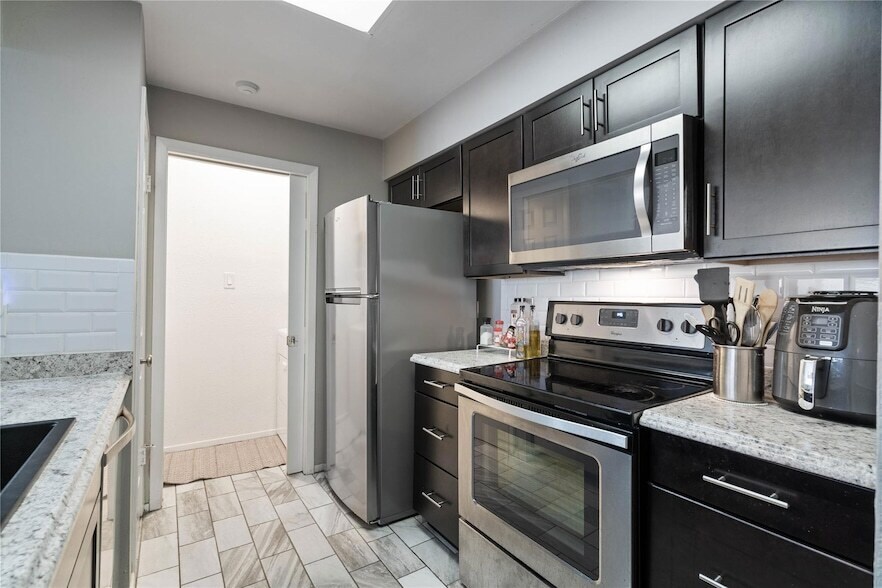 Foto principal - 807 W 25th St