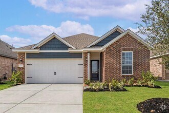 Building Photo - 1027 Rosewood Trl