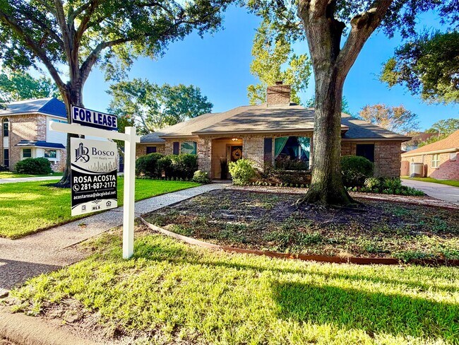 Building Photo - 18315 Forest Town Dr