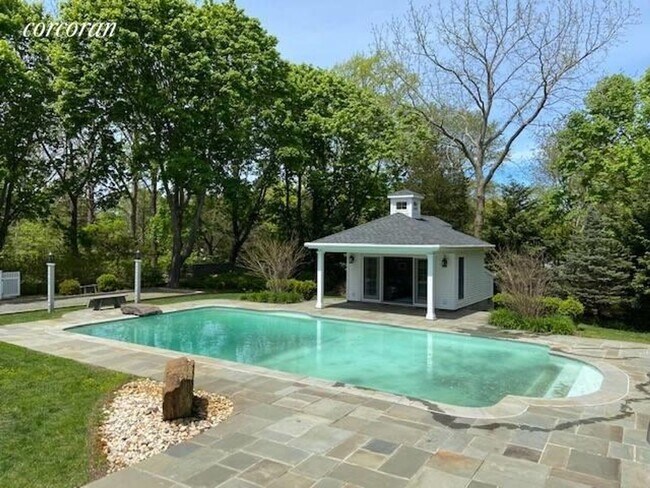 Building Photo - 6 Quail Hedge Ln