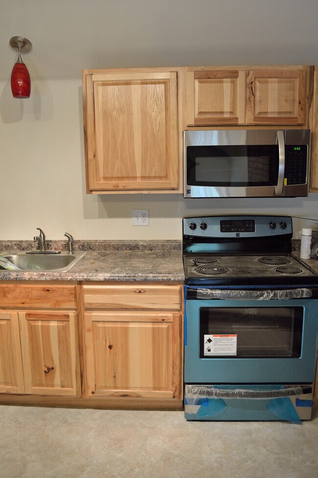 Kitchen - 214 Stribling Ave