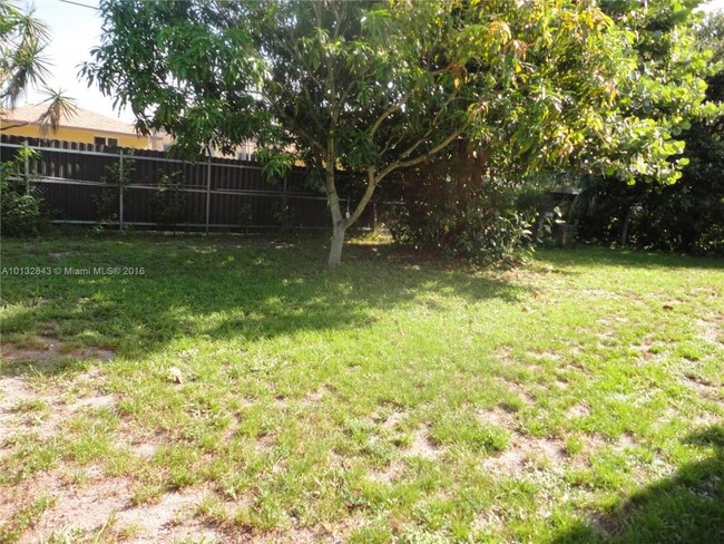 Foto del edificio - 3 bedroom in Miami Gardens FL 33056