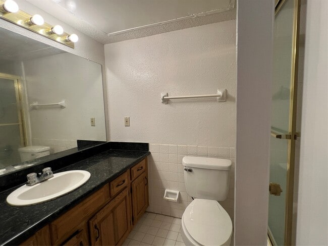 Building Photo - 2826 S Bartell Dr