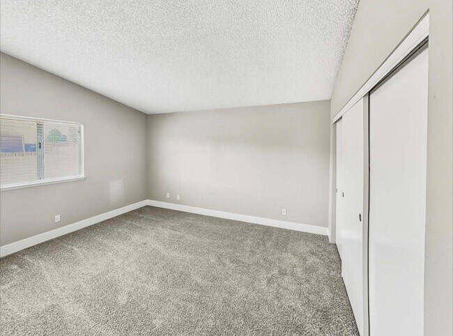 Foto del edificio - 6358 Greyhawk Ave