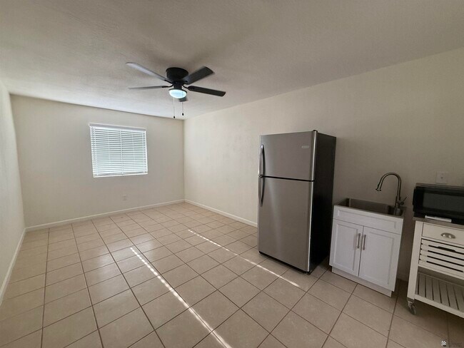 Foto del edificio - 723 N Musgrove Ave