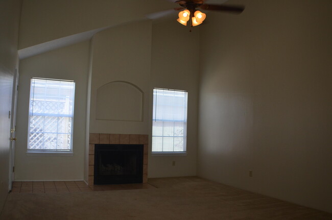 Building Photo - 3021 Yorktown Cir