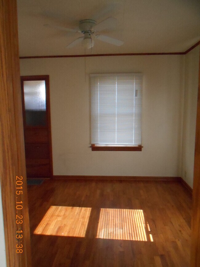 Building Photo - 211 N. Maple, Hoisington