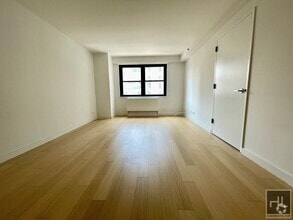 Building Photo - East 39th Street