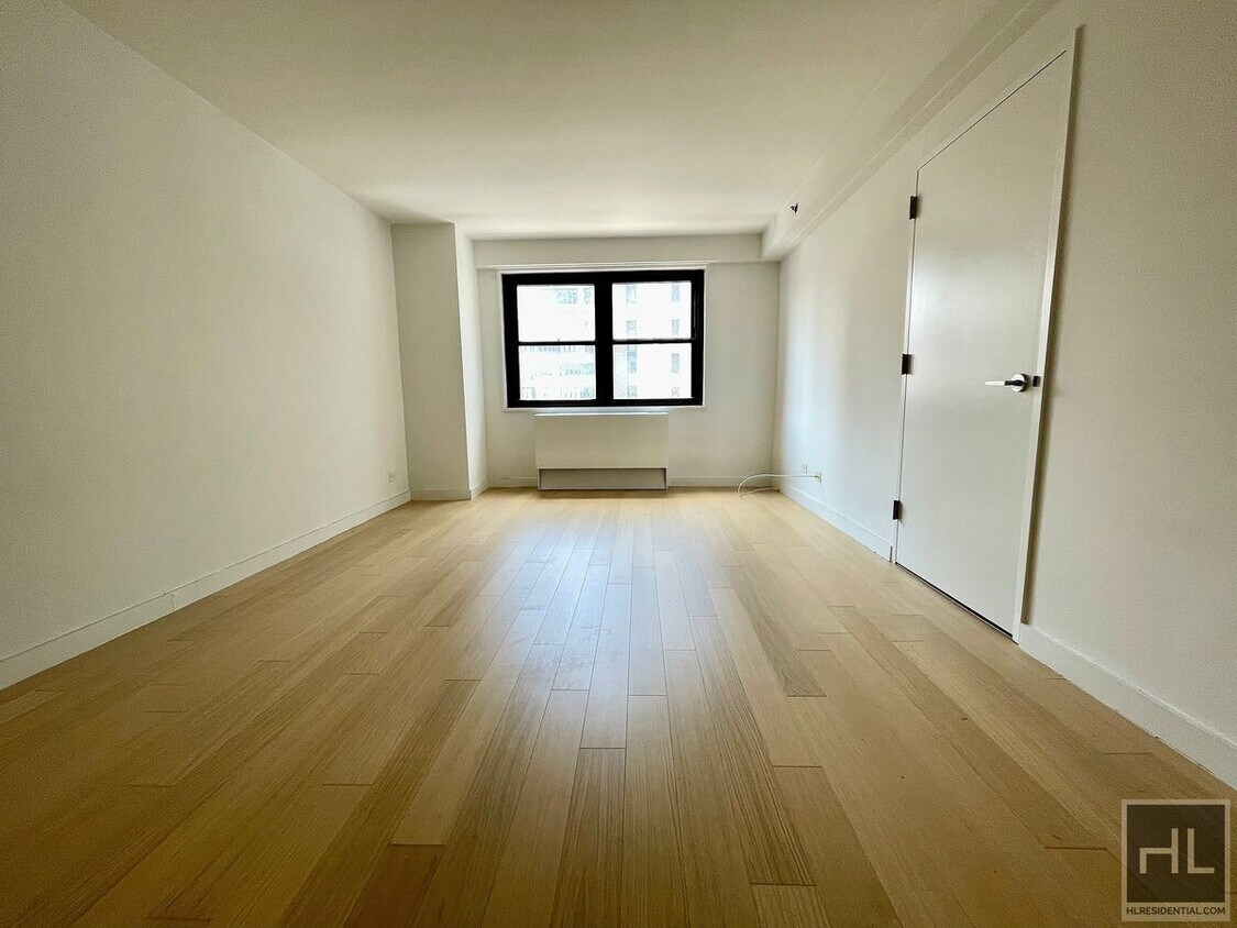 Primary Photo - East 39th Street