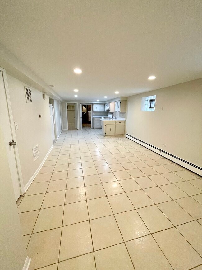 Foto del edificio - 6147 N Meade Ave