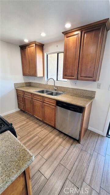 Foto del edificio - 15351 Orange Ave