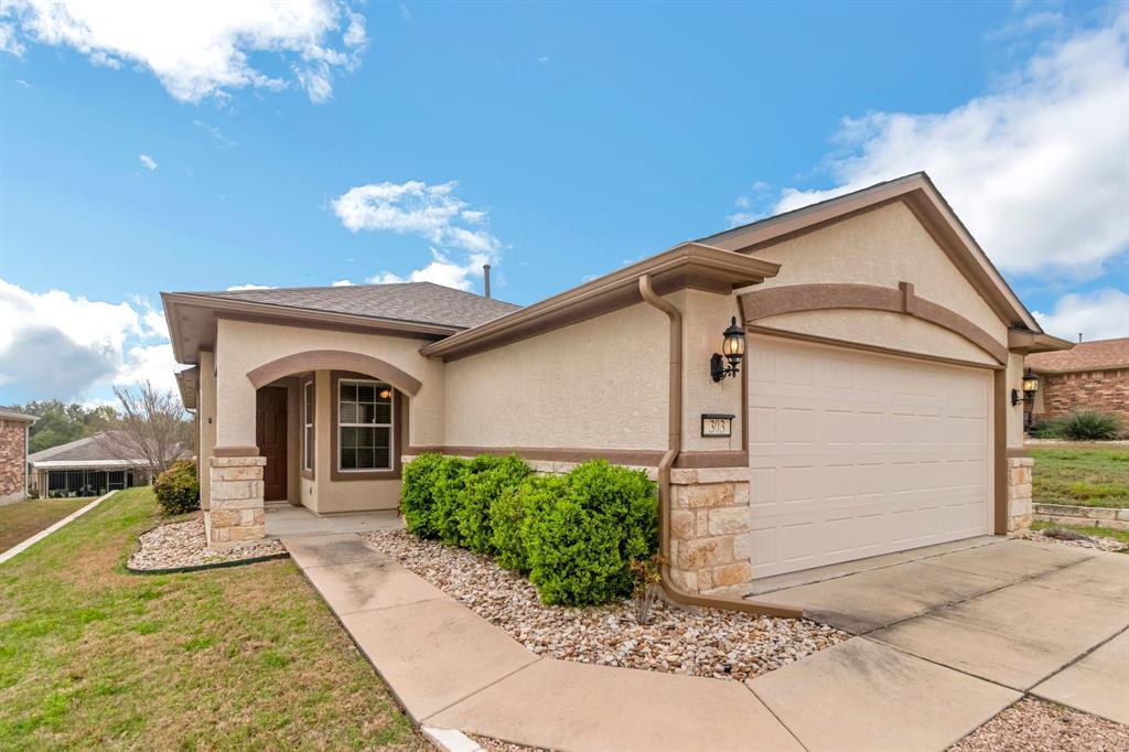 Foto principal - 303 Kings Creek Rd