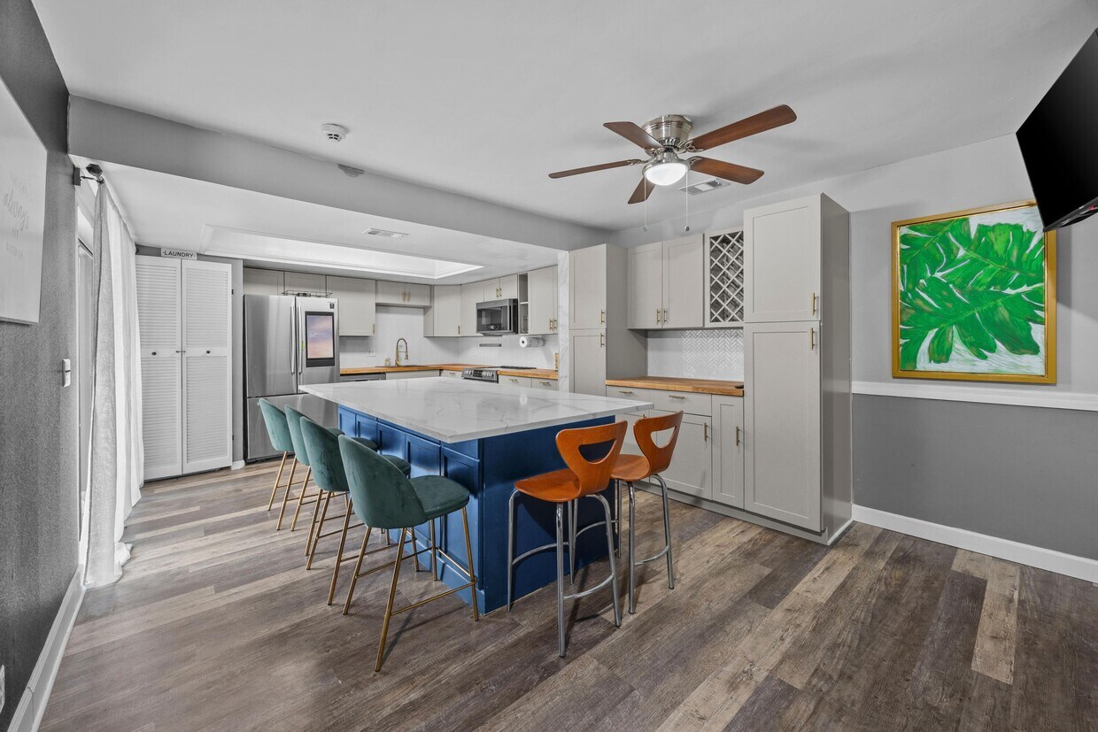 Foto principal - 1520 Shaker Cir