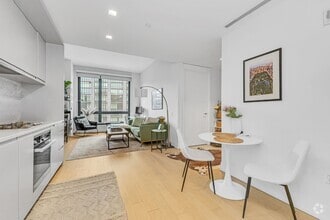 Building Photo - 550 Vanderbilt Ave