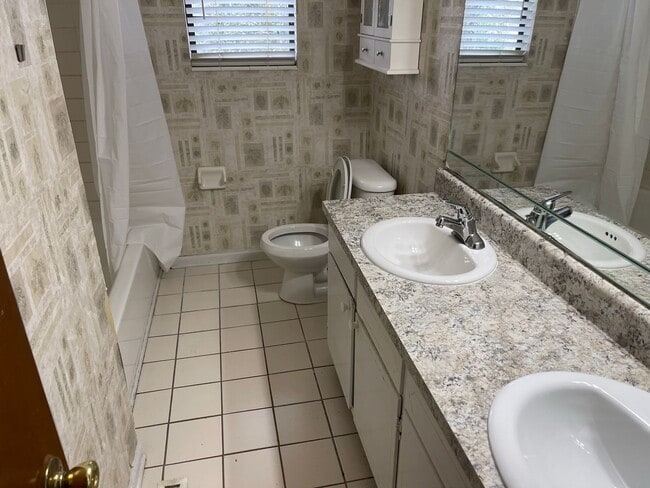 Building Photo - Botany Townhomes