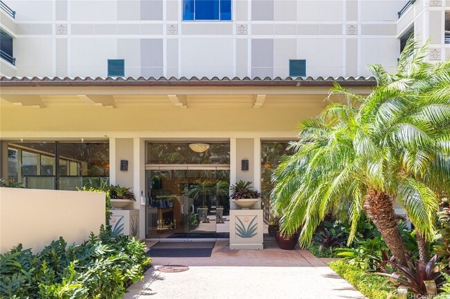 Building Photo - 421 Olohana St