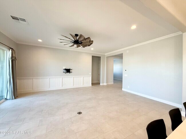 Building Photo - 6832 Claret Dr