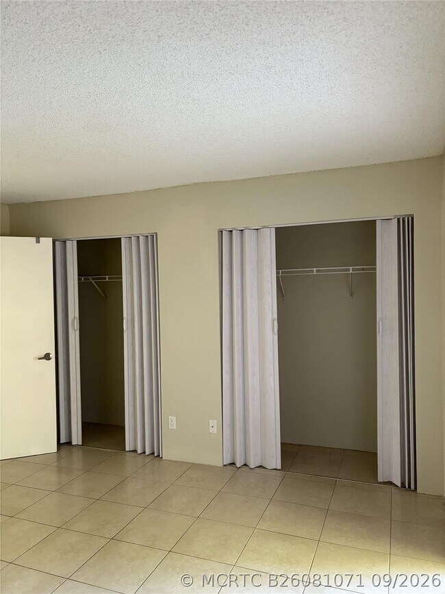 Foto del edificio - 1835 Meadows Cir
