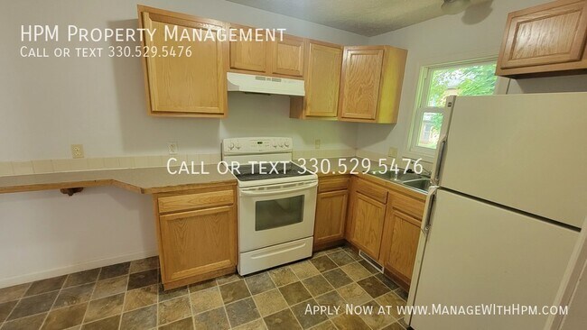 Building Photo - 537 Allyn St