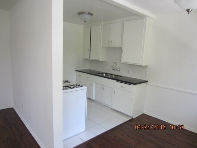 Foto del edificio - 1220 Havenhurst Dr