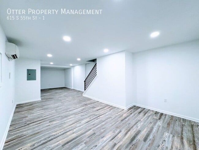 Building Photo - 615 S 55th St