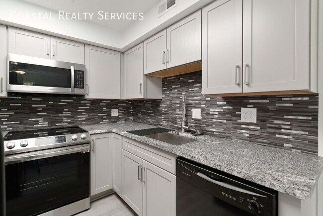 Foto del edificio - 308 Miracle Strip Pkwy SW